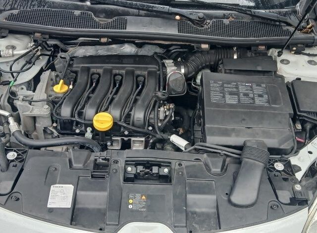 Білий Рено Меган, об'ємом двигуна 1.6 л та пробігом 240 тис. км за 7400 $, фото 1 на Automoto.ua