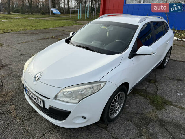 Белый Рено Меган, объемом двигателя 1.46 л и пробегом 299 тыс. км за 6200 $, фото 4 на Automoto.ua