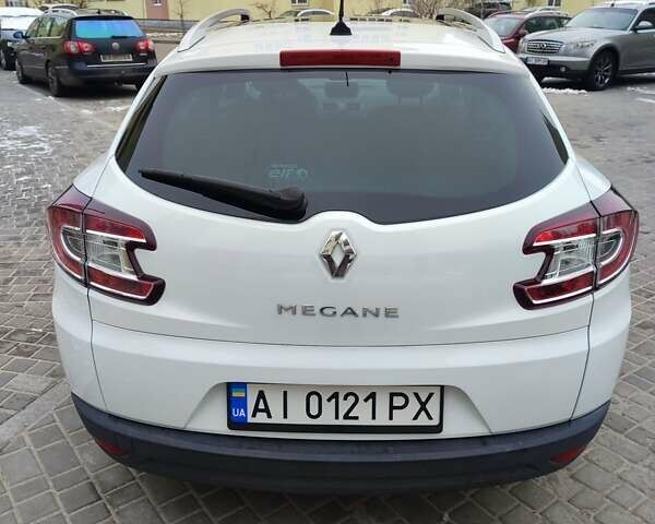 Рено Меган 2010 в Вышгороде на Automoto.ua Белый Рено Меган, объемом двигателя 1.6 л и пробегом 212 тыс. км за 7500 $, фото 14 на Automoto.ua