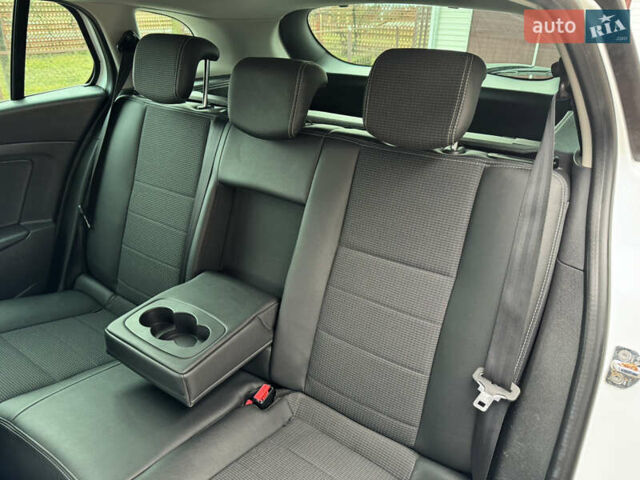 Белый Рено Меган, объемом двигателя 1.5 л и пробегом 201 тыс. км за 8750 $, фото 54 на Automoto.ua