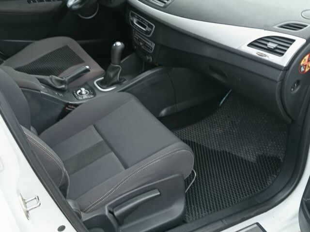 Білий Рено Меган, об'ємом двигуна 1.5 л та пробігом 230 тис. км за 6000 $, фото 7 на Automoto.ua