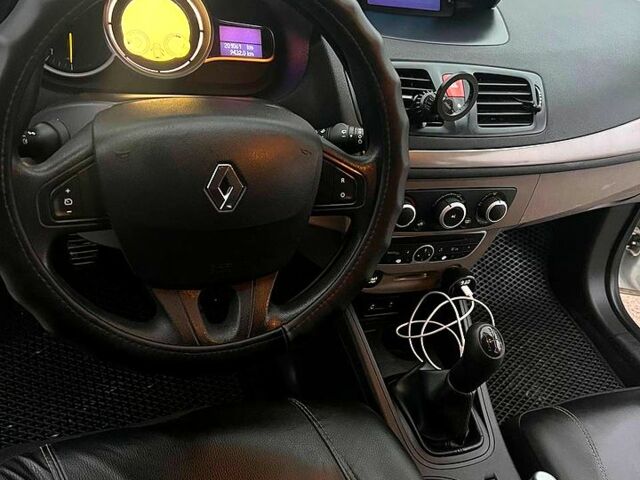 Білий Рено Меган, об'ємом двигуна 1.5 л та пробігом 201 тис. км за 6100 $, фото 8 на Automoto.ua