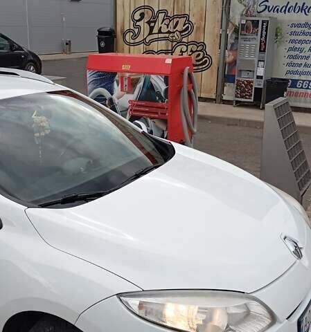 Білий Рено Меган, об'ємом двигуна 1.46 л та пробігом 267 тис. км за 6500 $, фото 26 на Automoto.ua