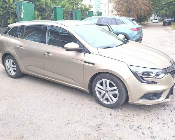 Білий Рено Меган, об'ємом двигуна 2.3 л та пробігом 230 тис. км за 11821 $, фото 2 на Automoto.ua