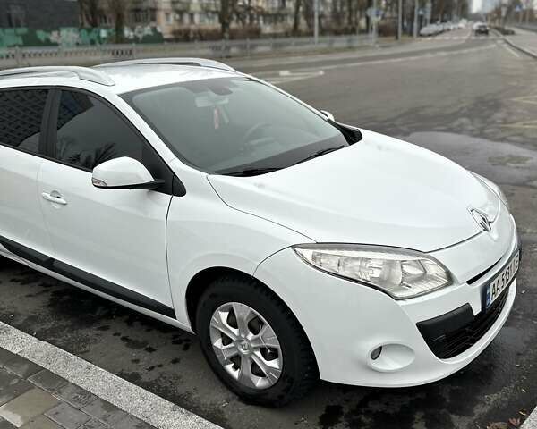 Белый Рено Меган, объемом двигателя 1.46 л и пробегом 255 тыс. км за 7500 $, фото 17 на Automoto.ua