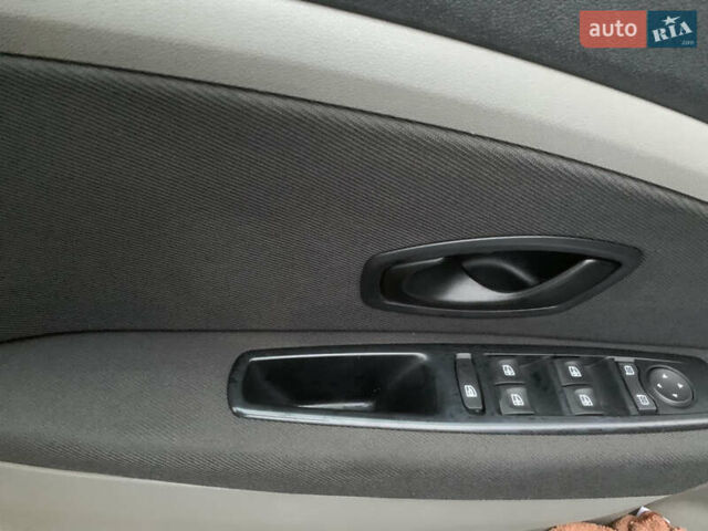 Белый Рено Меган, объемом двигателя 1.5 л и пробегом 255 тыс. км за 7200 $, фото 12 на Automoto.ua