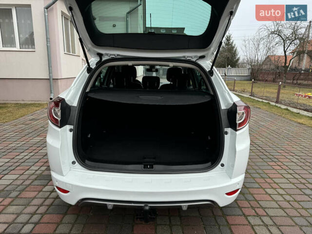 Белый Рено Меган, объемом двигателя 1.5 л и пробегом 201 тыс. км за 8750 $, фото 56 на Automoto.ua