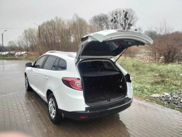 Белый Рено Меган, объемом двигателя 1.5 л и пробегом 320 тыс. км за 6500 $, фото 4 на Automoto.ua