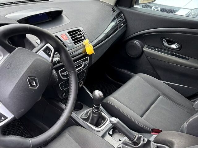 Білий Рено Меган, об'ємом двигуна 1.5 л та пробігом 246 тис. км за 5900 $, фото 9 на Automoto.ua