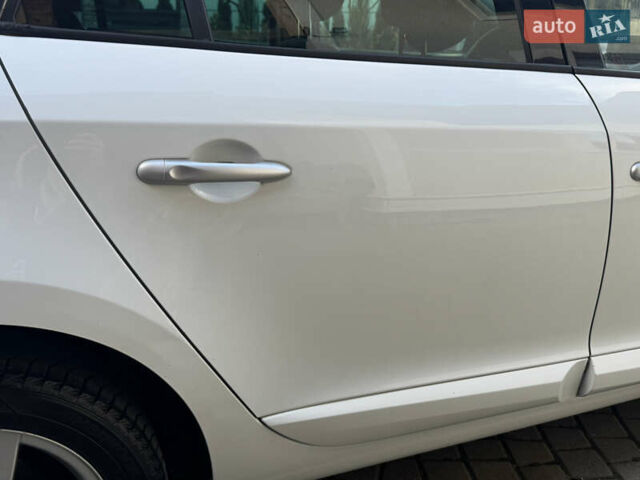 Белый Рено Меган, объемом двигателя 1.6 л и пробегом 238 тыс. км за 6450 $, фото 41 на Automoto.ua