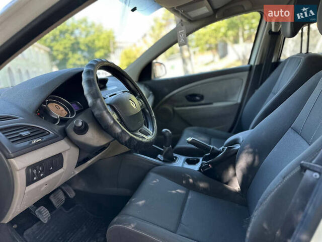 Белый Рено Меган, объемом двигателя 1.46 л и пробегом 274 тыс. км за 5300 $, фото 4 на Automoto.ua