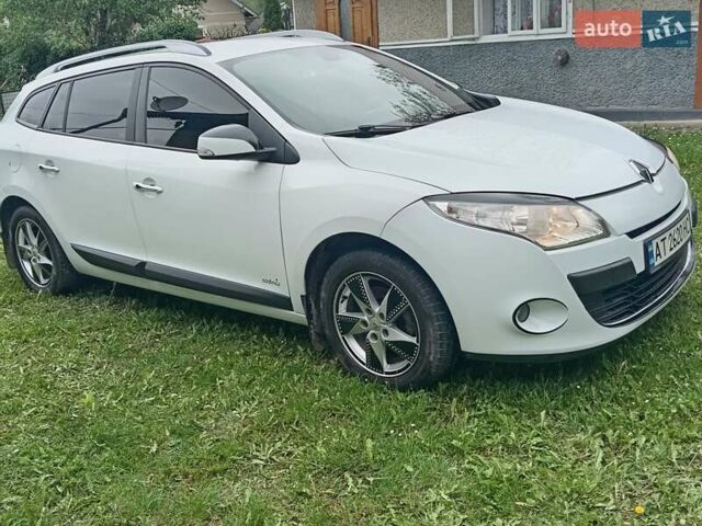 Белый Рено Меган, объемом двигателя 1.5 л и пробегом 272 тыс. км за 7950 $, фото 1 на Automoto.ua