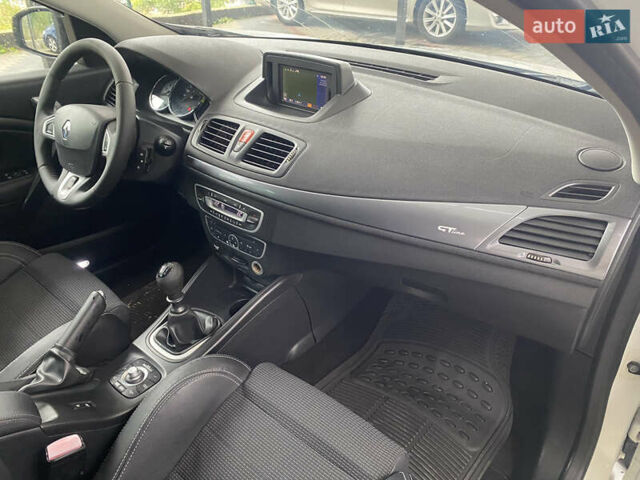 Белый Рено Меган, объемом двигателя 1.5 л и пробегом 150 тыс. км за 8500 $, фото 29 на Automoto.ua