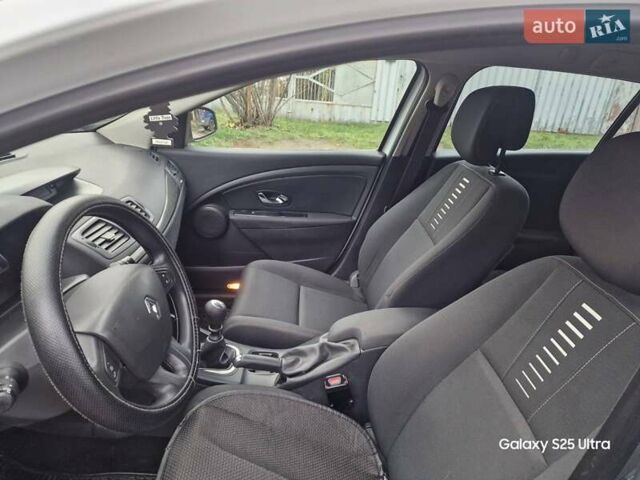 Белый Рено Меган, объемом двигателя 1.5 л и пробегом 280 тыс. км за 6700 $, фото 14 на Automoto.ua