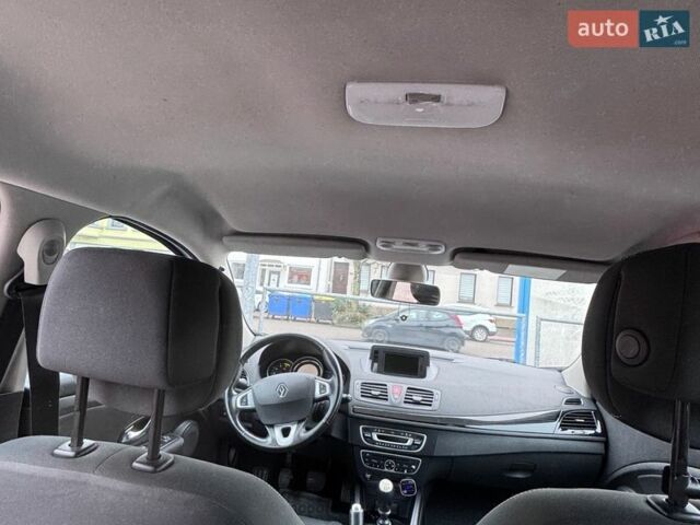 Белый Рено Меган, объемом двигателя 1.46 л и пробегом 265 тыс. км за 6500 $, фото 11 на Automoto.ua