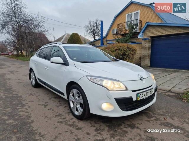 Белый Рено Меган, объемом двигателя 1.5 л и пробегом 280 тыс. км за 6700 $, фото 6 на Automoto.ua