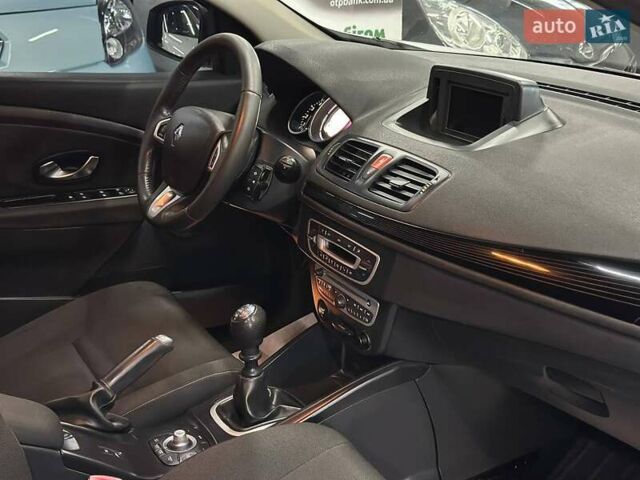 Белый Рено Меган, объемом двигателя 1.46 л и пробегом 332 тыс. км за 7699 $, фото 17 на Automoto.ua