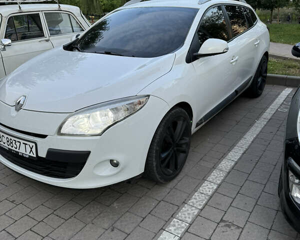 Белый Рено Меган, объемом двигателя 1.5 л и пробегом 277 тыс. км за 7500 $, фото 2 на Automoto.ua