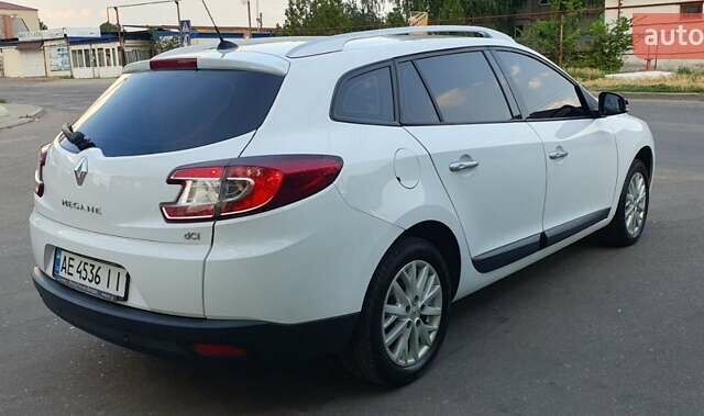 Білий Рено Меган, об'ємом двигуна 1.5 л та пробігом 180 тис. км за 8200 $, фото 5 на Automoto.ua