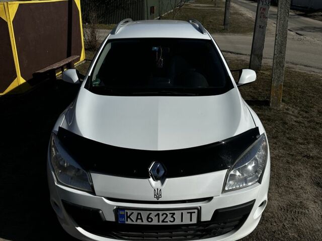 Білий Рено Меган, об'ємом двигуна 1.5 л та пробігом 292 тис. км за 5950 $, фото 1 на Automoto.ua