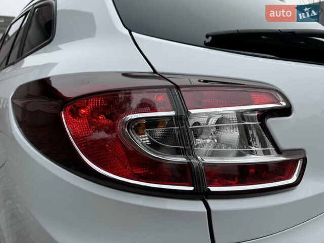 Белый Рено Меган, объемом двигателя 1.5 л и пробегом 201 тыс. км за 8750 $, фото 13 на Automoto.ua