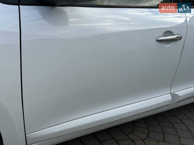 Белый Рено Меган, объемом двигателя 1.6 л и пробегом 238 тыс. км за 6450 $, фото 34 на Automoto.ua
