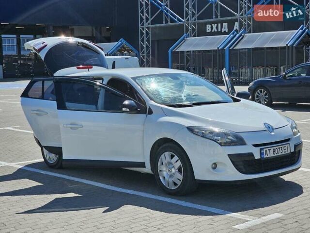 Білий Рено Меган, об'ємом двигуна 1.46 л та пробігом 231 тис. км за 7000 $, фото 19 на Automoto.ua