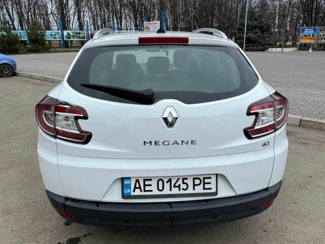 Белый Рено Меган, объемом двигателя 1.5 л и пробегом 250 тыс. км за 5900 $, фото 11 на Automoto.ua