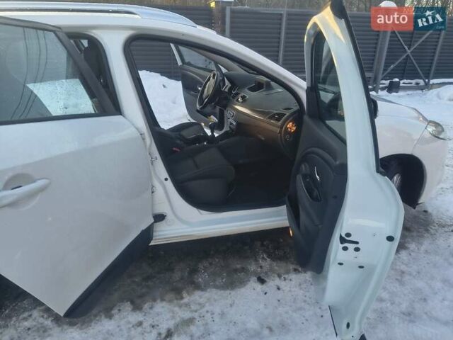 Белый Рено Меган, объемом двигателя 1.6 л и пробегом 193 тыс. км за 6300 $, фото 35 на Automoto.ua