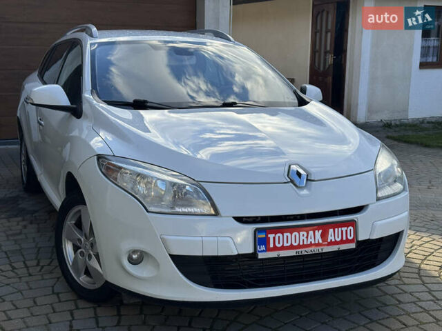 Белый Рено Меган, объемом двигателя 1.6 л и пробегом 238 тыс. км за 6450 $, фото 60 на Automoto.ua
