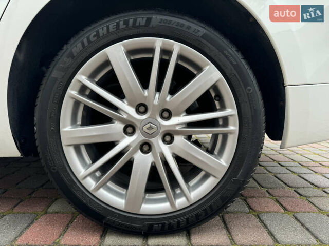 Белый Рено Меган, объемом двигателя 1.5 л и пробегом 201 тыс. км за 8750 $, фото 33 на Automoto.ua