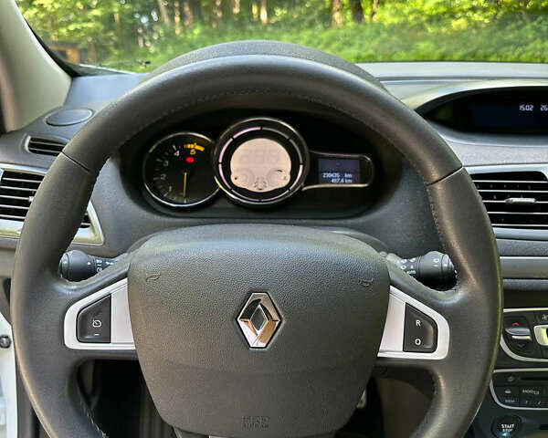 Білий Рено Меган, об'ємом двигуна 1.5 л та пробігом 230 тис. км за 8299 $, фото 12 на Automoto.ua