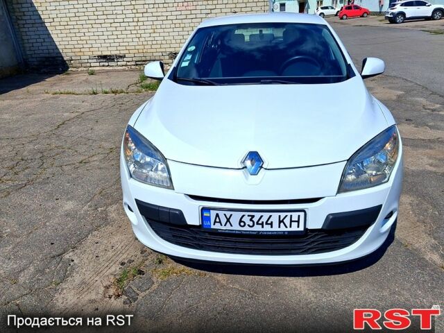 Белый Рено Меган, объемом двигателя 1.5 л и пробегом 270 тыс. км за 7800 $, фото 1 на Automoto.ua