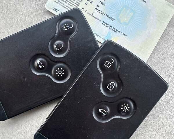 Белый Рено Меган, объемом двигателя 1.46 л и пробегом 236 тыс. км за 3250 $, фото 11 на Automoto.ua