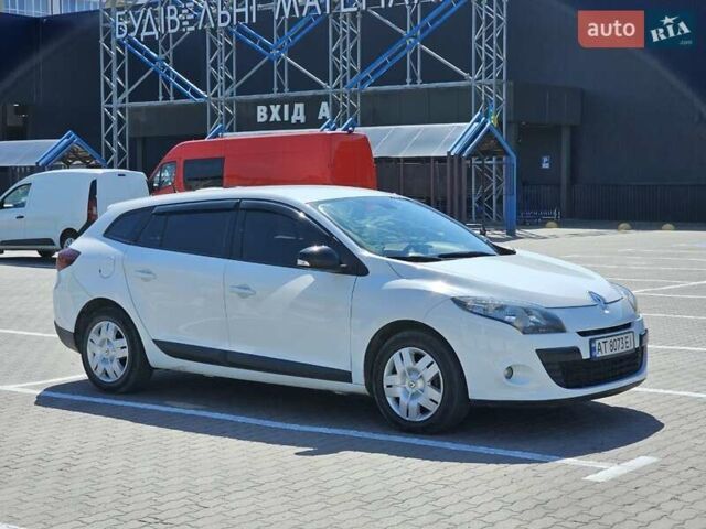 Білий Рено Меган, об'ємом двигуна 1.46 л та пробігом 231 тис. км за 7000 $, фото 3 на Automoto.ua
