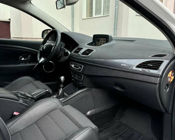 Белый Рено Меган, объемом двигателя 1.5 л и пробегом 201 тыс. км за 8750 $, фото 66 на Automoto.ua