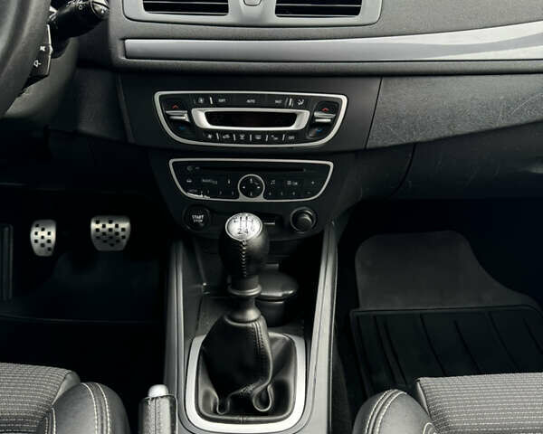 Белый Рено Меган, объемом двигателя 1.5 л и пробегом 201 тыс. км за 8750 $, фото 43 на Automoto.ua