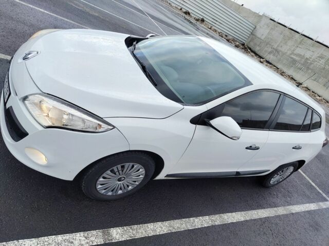 Белый Рено Меган, объемом двигателя 1.5 л и пробегом 164 тыс. км за 6750 $, фото 5 на Automoto.ua