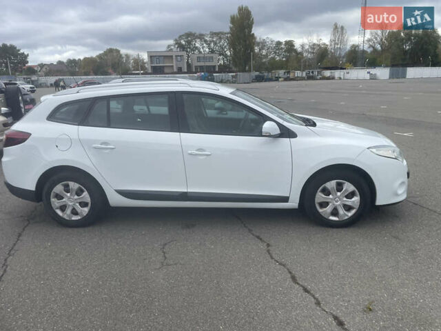 Белый Рено Меган, объемом двигателя 1.5 л и пробегом 173 тыс. км за 8400 $, фото 5 на Automoto.ua