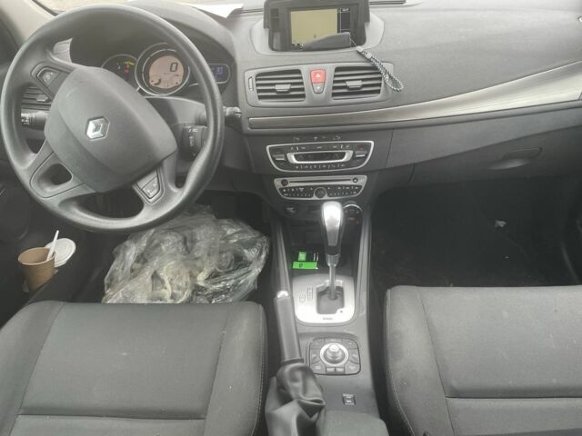 Белый Рено Меган, объемом двигателя 1.5 л и пробегом 173 тыс. км за 8400 $, фото 5 на Automoto.ua