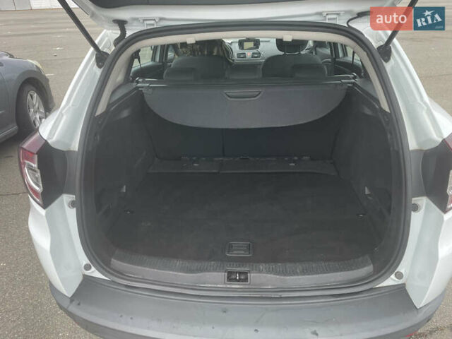 Белый Рено Меган, объемом двигателя 1.5 л и пробегом 173 тыс. км за 8400 $, фото 12 на Automoto.ua