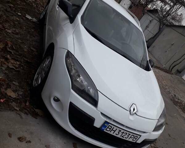 Білий Рено Меган, об'ємом двигуна 1.9 л та пробігом 267 тис. км за 7000 $, фото 3 на Automoto.ua