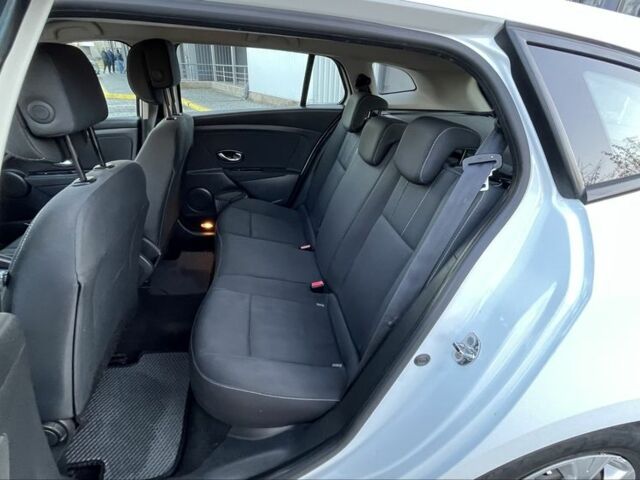 Белый Рено Меган, объемом двигателя 1.5 л и пробегом 250 тыс. км за 7700 $, фото 13 на Automoto.ua