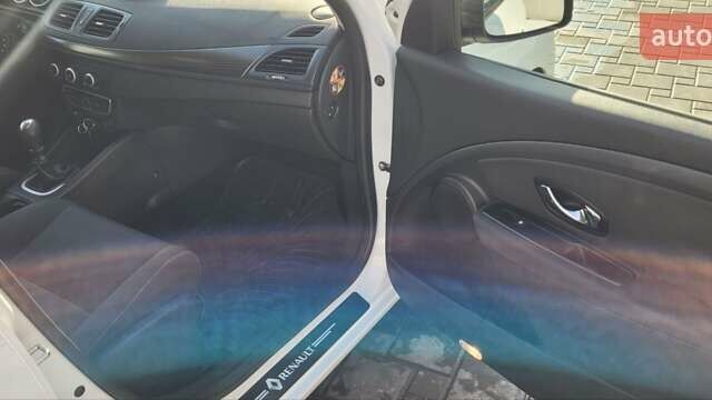 Білий Рено Меган, об'ємом двигуна 1.6 л та пробігом 200 тис. км за 8200 $, фото 28 на Automoto.ua