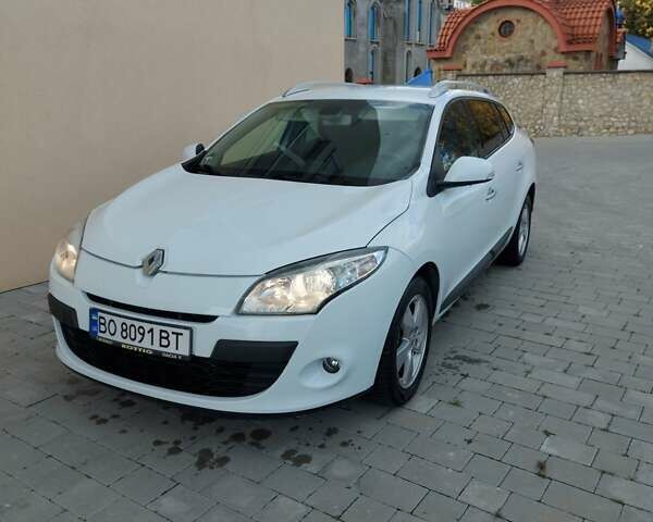 Белый Рено Меган, объемом двигателя 1.46 л и пробегом 213 тыс. км за 6800 $, фото 9 на Automoto.ua