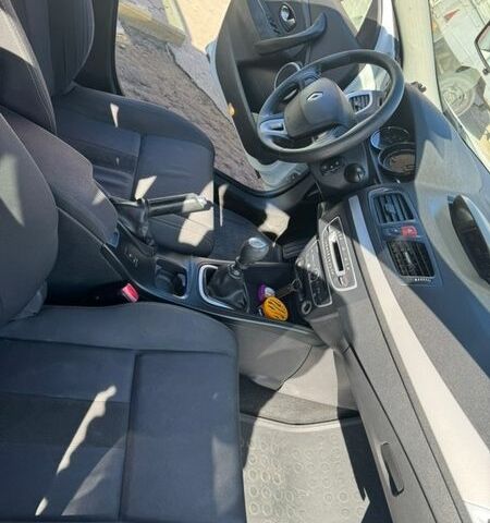 Белый Рено Меган, объемом двигателя 1.46 л и пробегом 222 тыс. км за 7200 $, фото 10 на Automoto.ua