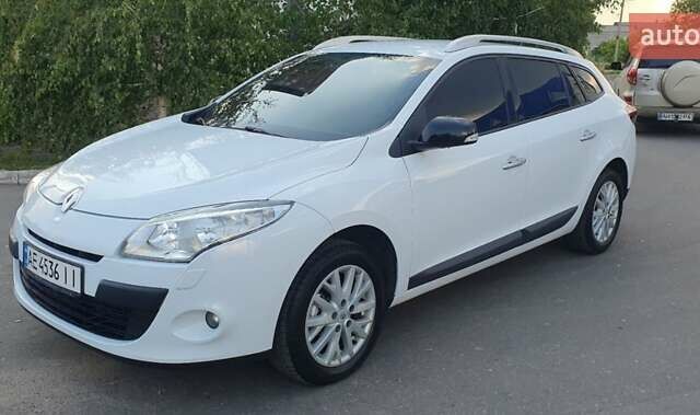 Білий Рено Меган, об'ємом двигуна 1.5 л та пробігом 180 тис. км за 8200 $, фото 12 на Automoto.ua