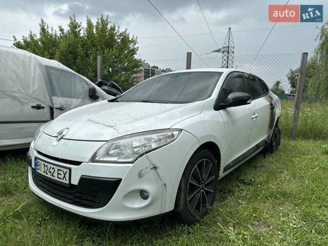 Белый Рено Меган, объемом двигателя 1.46 л и пробегом 236 тыс. км за 3250 $, фото 2 на Automoto.ua