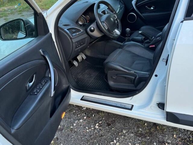 Белый Рено Меган, объемом двигателя 1.9 л и пробегом 272 тыс. км за 3999 $, фото 6 на Automoto.ua