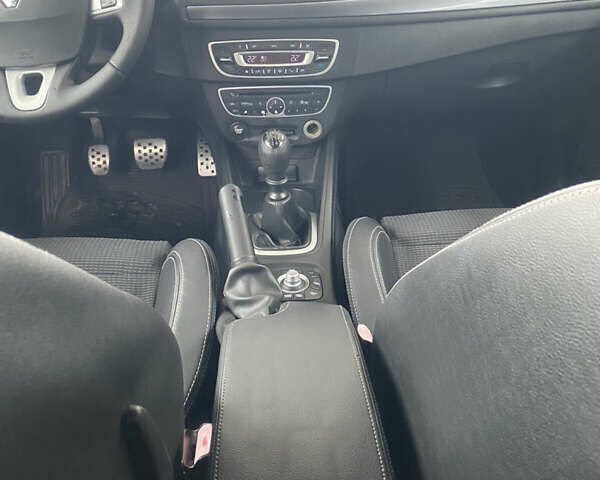 Белый Рено Меган, объемом двигателя 1.5 л и пробегом 150 тыс. км за 8500 $, фото 19 на Automoto.ua